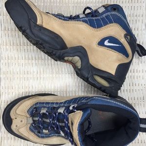 Nike Air ACG Tan Hiking Boots Women's Size 8